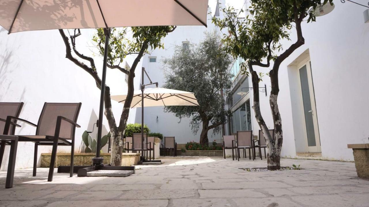 Hotel Palazzo Circolone Poggiardo Exterior foto